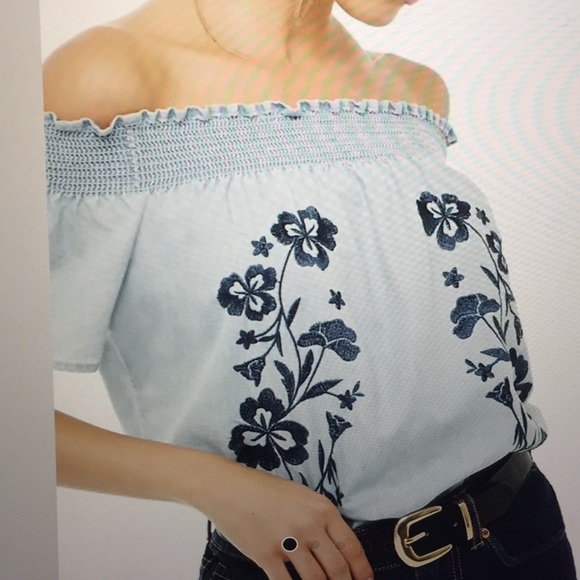 Love Tree Tops - 3/$30 💖 EMBROIDERED CHAMBRAY OFF-THE-SHOULDER TOP